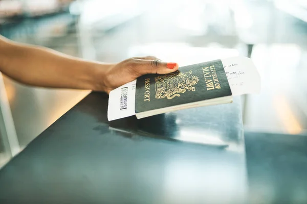 Shes Got All Her Travel Documents Unrecognizable Woman Handing Her — Zdjęcie stockowe