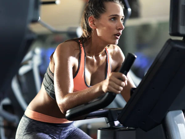 All Worth End Determined Looking Young Woman Working Out Elliptical — Stockfoto