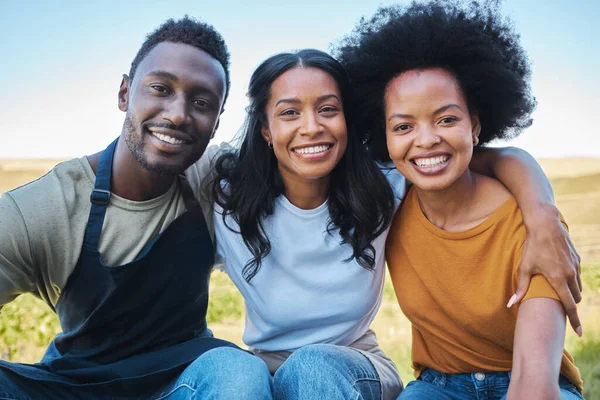 Diversity Black Afro Friends Hugging Bonding Smile Together Happy Group — Stockfoto