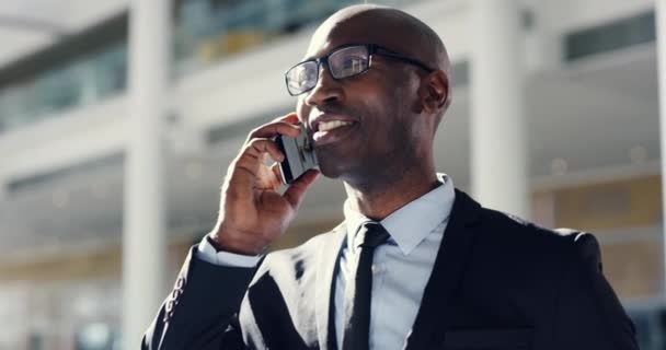 Business Man Talking Phone Answering Call Communication While Happy Smiling — Video Stock