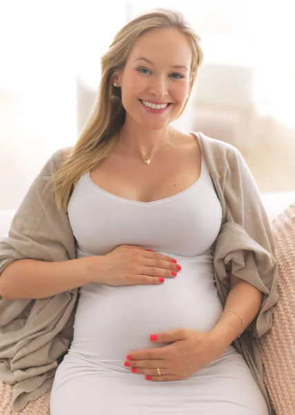 Now Counting Days Cropped Portrait Attractive Young Pregnant Woman Holding — Foto de Stock