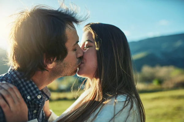 Lost Moment Love Affectionate Young Couple Bonding Together Outdoors — Foto Stock