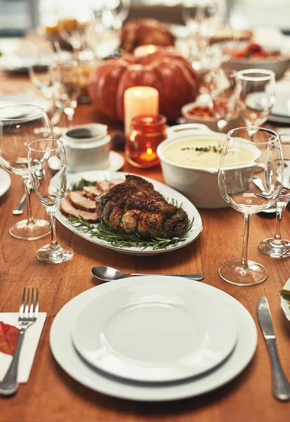 Όλα Έτοιμα Για Τις Ευχαριστίες Μια Γιορτή Ένα Τραπέζι Χωρίς — Φωτογραφία Αρχείου