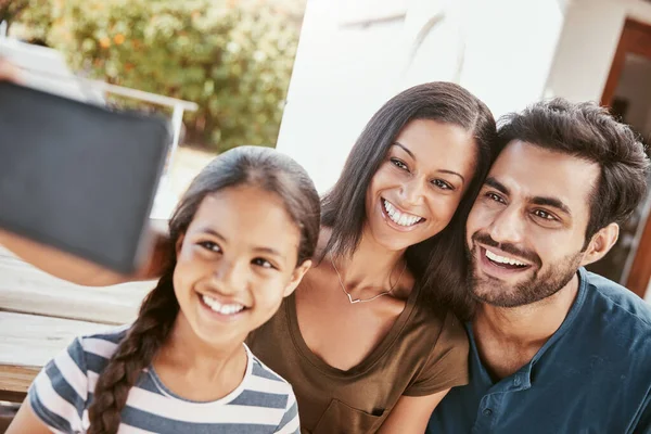 Family Everything Happy Young Family Taking Selfies Together Mobile Phone — Stockfoto
