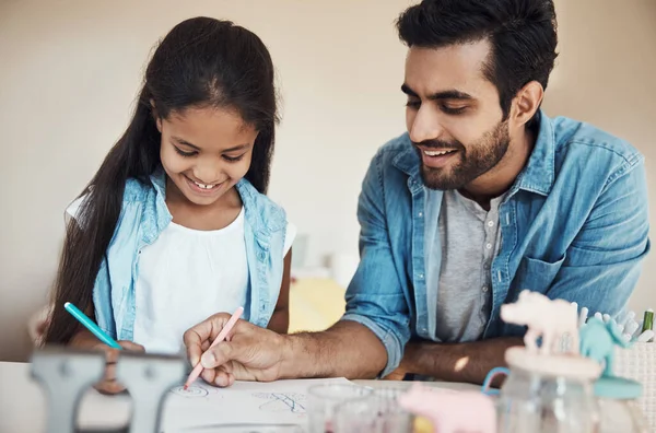 Raising Creative Daughter Cute Young Girl Her Father Drawing Paper — Stockfoto