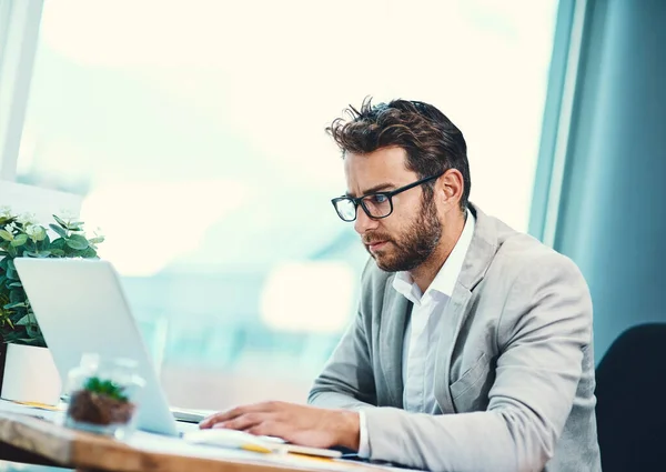 Focused Meeting All His Deadlines Young Businessman Working Laptop Office — Fotografia de Stock