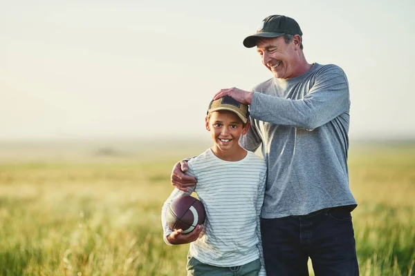 Dad Taught All Need Know Football Father Son Playing Football — ストック写真