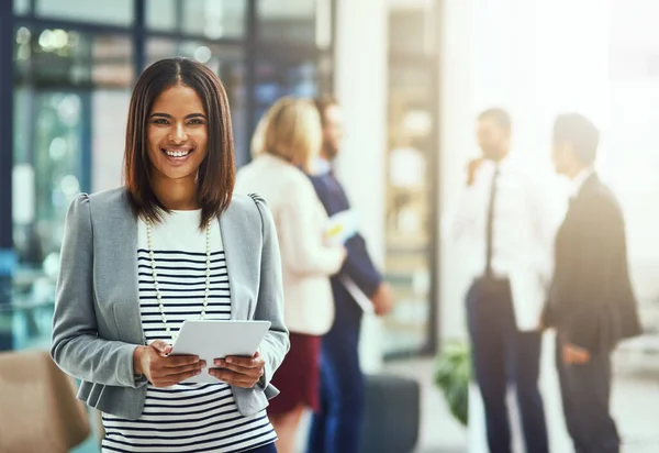 Running Business Smart Way Portrait Young Businesswoman Using Digital Tablet — Foto Stock