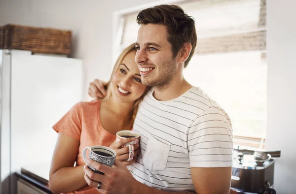 Love Sure Makes Life Amazing Happy Young Couple Enjoying Coffee — 图库照片
