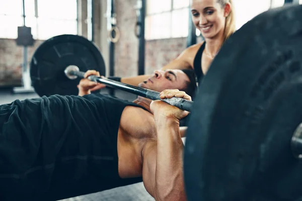 More Mates Lift Weights Couple Working Out Gym — Stockfoto