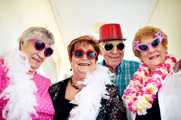 Young Wild Group Carefree Elderly People Wearing Glasses Looking Camera — Fotografia de Stock