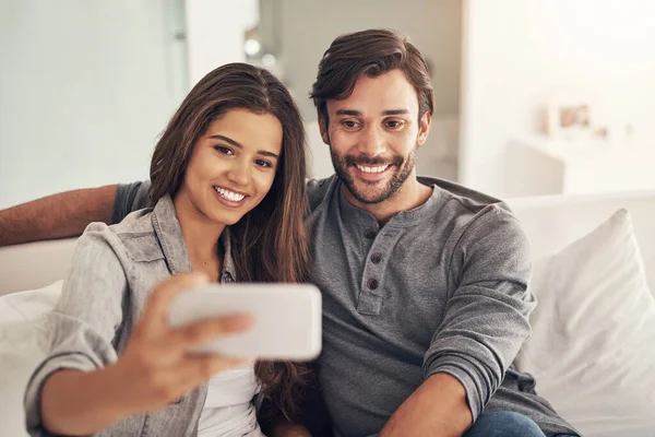 Perfect Smile Quick Selfie Attractive Young Couple Spending Quality Time — Stock fotografie