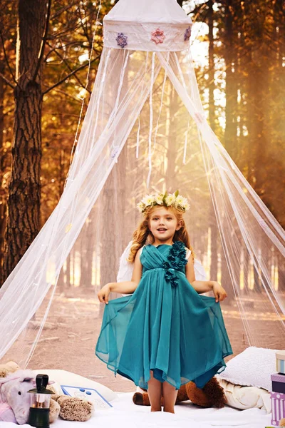 Fairest Them All Happy Little Girl Looking Camera Holding Her —  Fotos de Stock