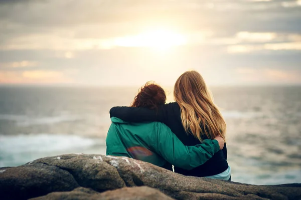 Embrace Each Other Embrace Nature Unrecognizable Female Friends Looking View — Stockfoto
