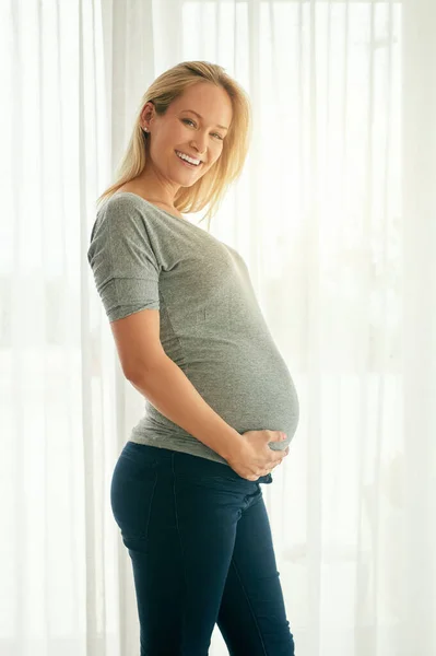 Baby Growing Beautifully Beautiful Woman Holding Her Pregnant Belly — Fotografia de Stock