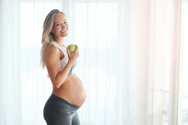 Baby Loves Eat Well Portrait Happy Pregnant Woman Dressed Sportswear — Stockfoto