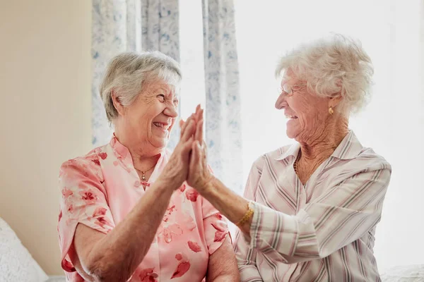 Good Friends Make Good Mood Two Happy Elderly Women Giving — Photo
