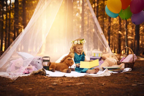 Right Own Story Happy Little Girl Reading Storybook While Sitting — Photo