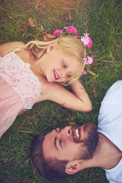 Always Have Best Times Together Happy Daughter Father Lying Ground — Zdjęcie stockowe