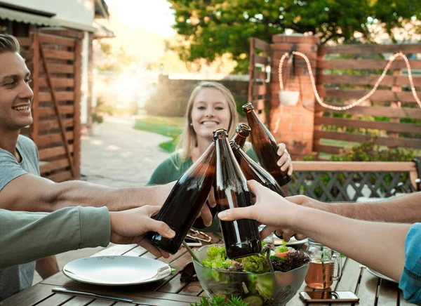 Celebrating Our Friendship Group Young Friends Holding Drinks Toasting Table — Foto Stock