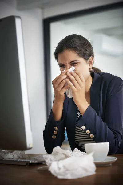 Colds Only Temporary Young Frustrated Businesswoman Blowing Her Nose Working — Stock fotografie