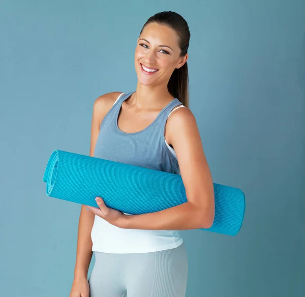 Yoga Class Studio Portrait Healthy Young Woman Holding Exercise Mat — Fotografia de Stock