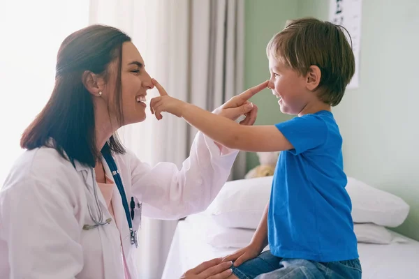 Personality Important Knowledge Expertise Little Boy Visiting Doctor — Zdjęcie stockowe