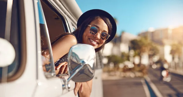 Summers Here Lets Happy Young Woman Leaning Out Window Road — Stockfoto