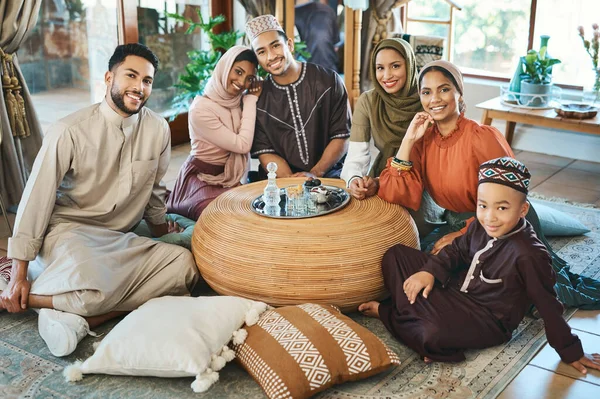 Happy Muslim Family Celebrating Ramadan Together Smiling Bonding Living Room — Fotografia de Stock