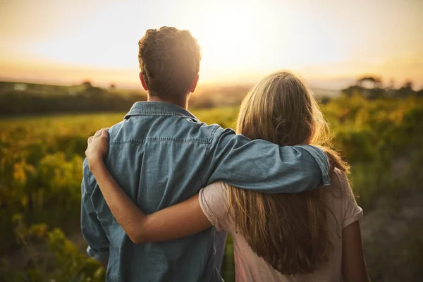 Have Really Outdone Ourselves Time Young Couple Walking Crops While — Fotografia de Stock