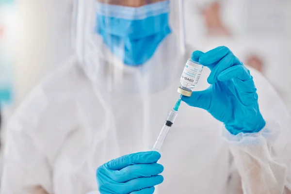 Covid Vaccine Injection Medicine Cure Needle Vial Syringe Doctor Hospital — Stok fotoğraf