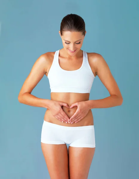 Healthy Starts Studio Shot Fit Young Woman Making Heart Shaped — Foto de Stock