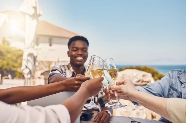 Celebration Alcohol Friends Toast Wine Outdoor Restaurant Happy Having Fun — Fotografia de Stock