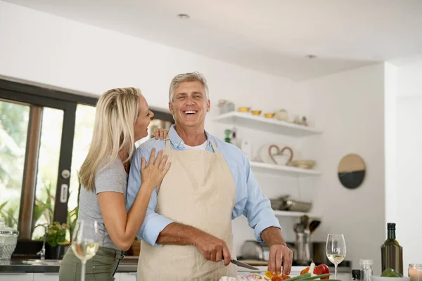 Best Cook Mature Couple Laughing Home — Stockfoto