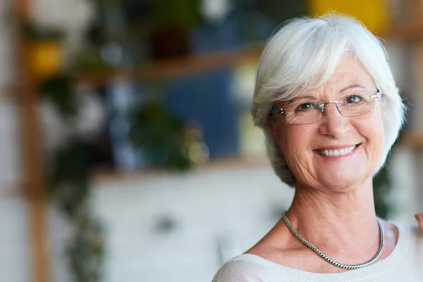 Coffee Shop Second Home Cropped Portrait Senior Woman Relaxing Her — Stockfoto