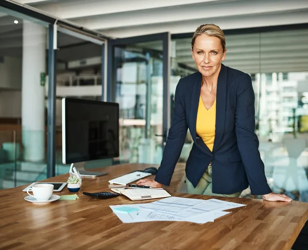 Please Come Cropped Portrait Mature Businesswoman Standing Her Corporate Office — Fotografia de Stock