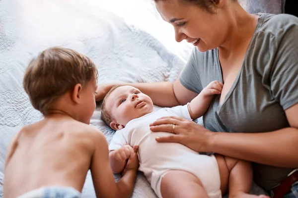 Big Brother Meet Baby Brother Young Woman Bonding Her Two — Stock Photo, Image