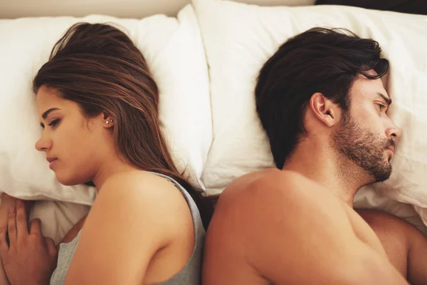 Somethings Gone Wrong Young Couple Lying Bed Ignoring Each Other — Foto Stock