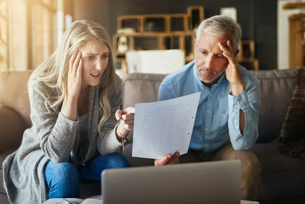 Did Really Rack Much Debt Couple Looking Anxious While Doing — Stockfoto