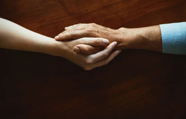 Help Always Reach Closeup Shot Two Unidentifiable People Holding Hands — Stock Photo, Image