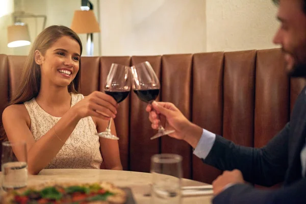 Cheers More Loved Filled Years Hot Happy Young Couple Toasting — Photo