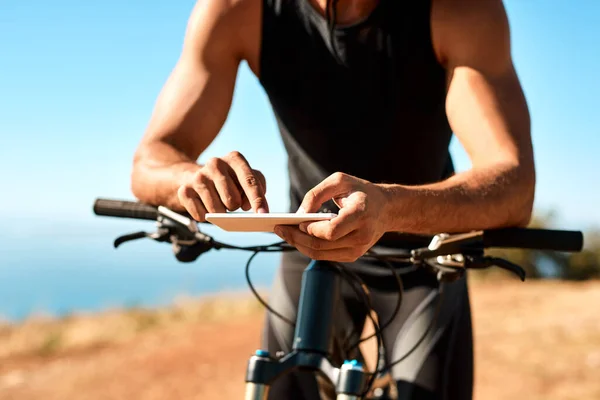 Checking Out Available Routes Unrecognizable Man Using His Cellphone While — 图库照片