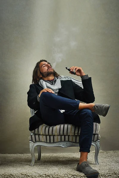 Smoking Never Looked Cool Stylishly Dressed Man Smoking Electronic Cigarette — ストック写真