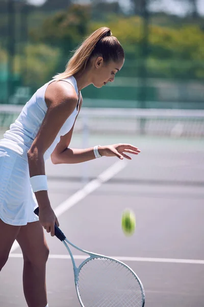 Female Tennis Player Ball Racket Gear Tournament Match Fun Outdoor — Stok fotoğraf