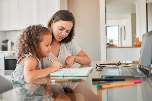 Mother Child Learning Parent Helping Her Daughter Homework Kitchen Education — Stok fotoğraf