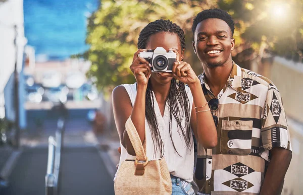 Travel Tourism Young Black Couple Taking Photo Camera Having Fun — Fotografia de Stock