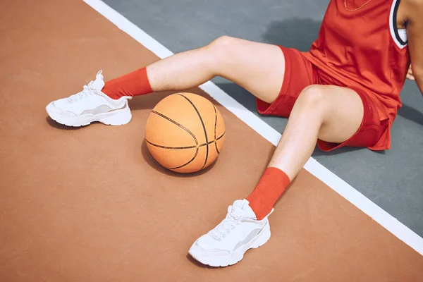 Fitness Sports Woman Basketball Court Floor Break Playing Game Alone — Foto de Stock