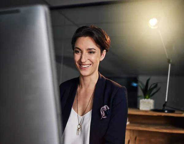 Late Nights Worth Rewards Businesswoman Working Late Computer Office — Stockfoto