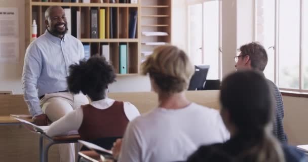Funny School Teacher Students Talking Teaching Learning Education Teenager Youth — Vídeos de Stock