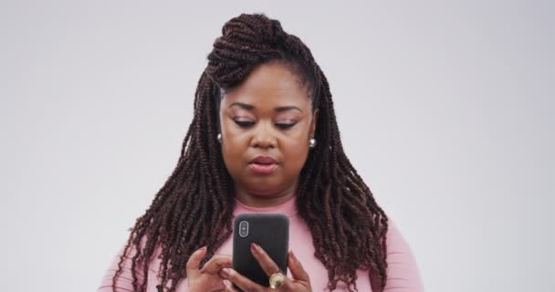 Winner Wow Excited Black Woman Winning Prize Her Phone Celebrating — Stock Video